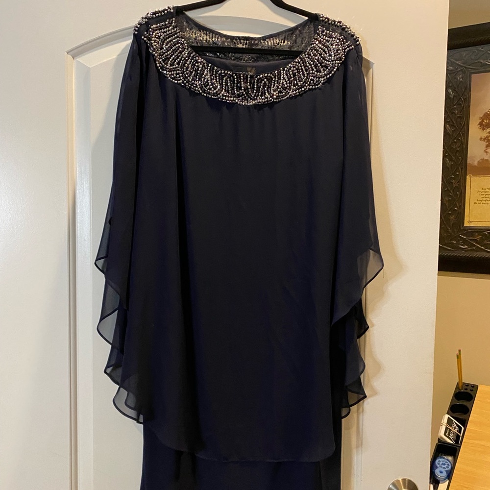 Women’s size 16W formal dress by XSCAPE beautiful detail with a sheer layering